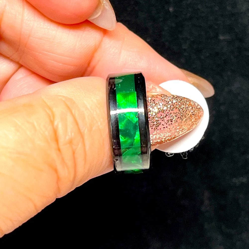 Men’s/unisex titanium ring-wide band style NEW